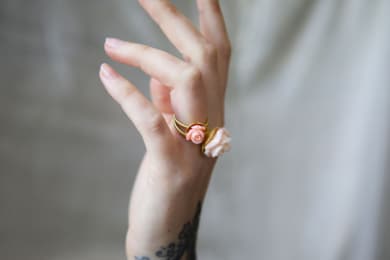 Edith-Hegedüs-Koralring-Rosering-Lys-Guldring
